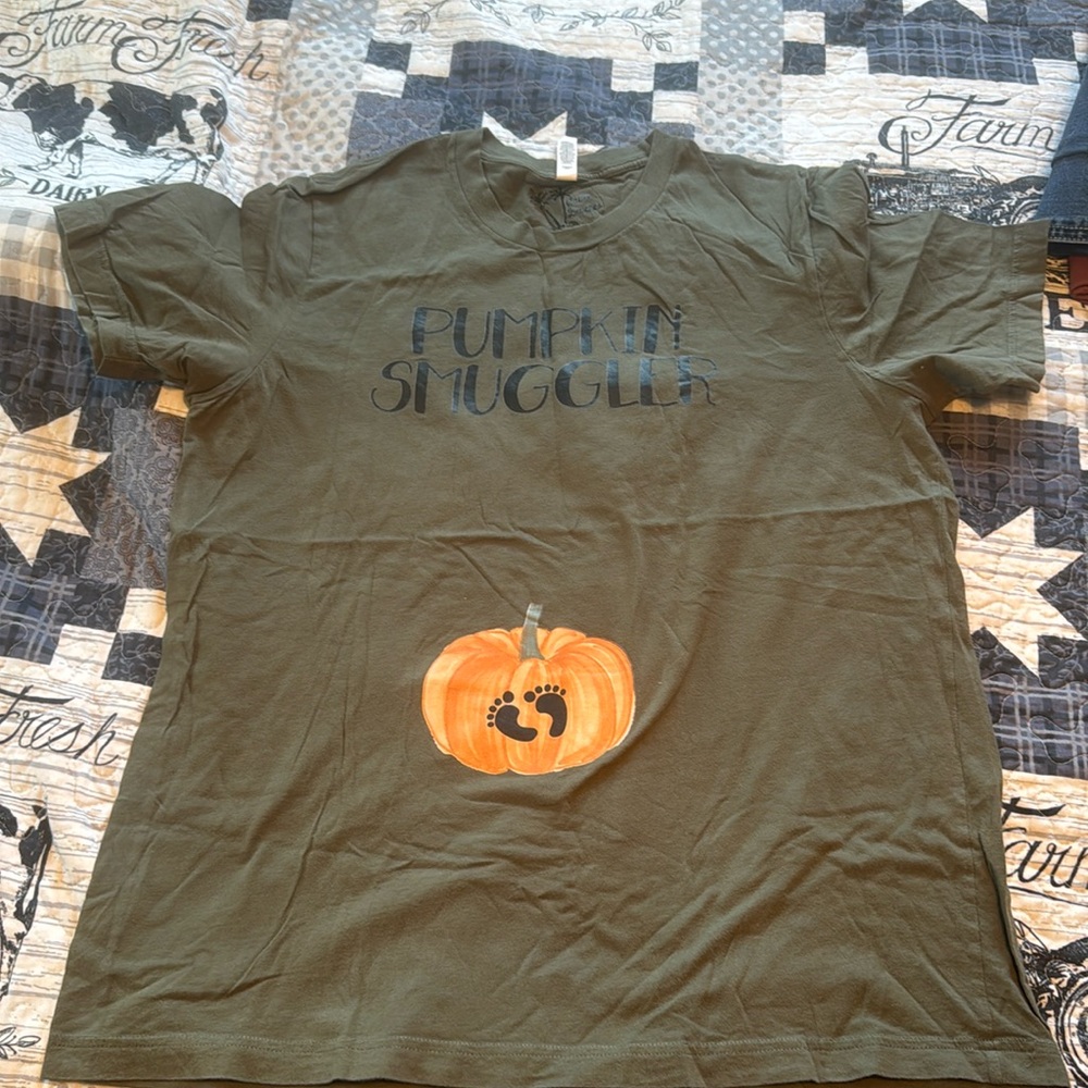 Pumpkin smuggler maternity tee